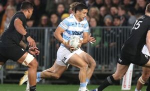 LOSPUMAS-ALLBLACKS