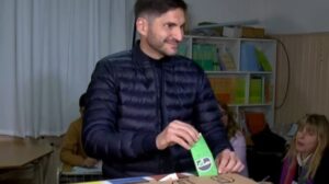 PULLAROVOTANDO