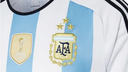 Furor ante el comienzo inminente de la venta de la camiseta argentina del campeón mundial